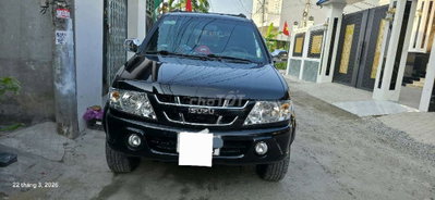 Isuzu Hi-Lander X-Treme Đen
