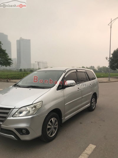 Xe Toyota Innova 2.0E 2015