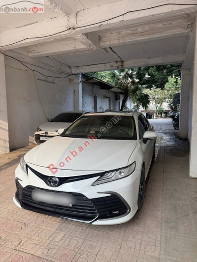Xe Toyota Camry 2.0Q 2022