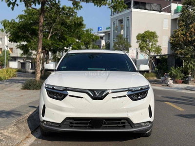 Vinfast VF8 Plus Trắng Giao Ngay