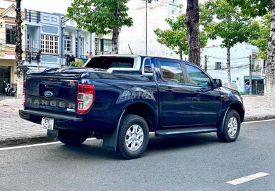 Ford Ranger Xanh