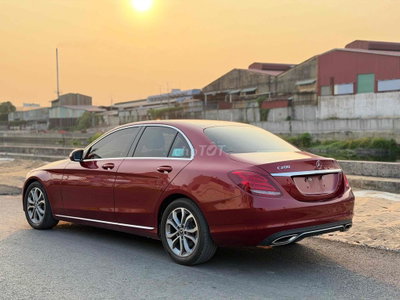 Mercedes-Benz C200 2018 Đỏ 8000 km