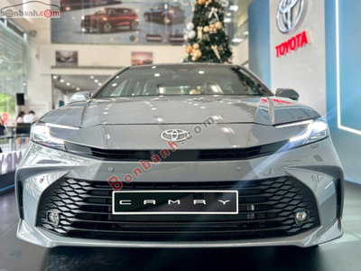 Xe Toyota Camry 2.0Q 2026