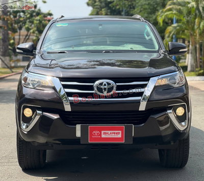 Xe Toyota Fortuner 2.7V 4x2 AT 2017