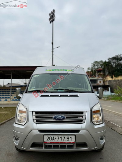 Xe Ford Transit SVP 2019