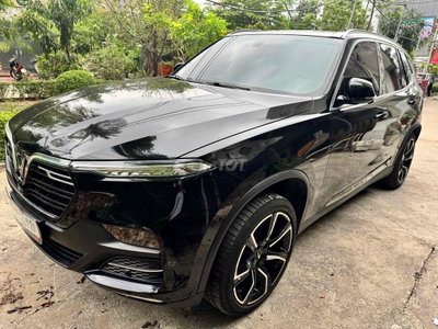 VinFast Lux SA2.0 2021 Đen 80000 km