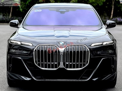 Xe BMW 7 Series 735i M Sport 2023