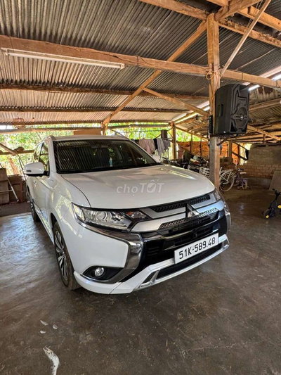 Mitsubishi Outlander 2023 Trắng 32000 km