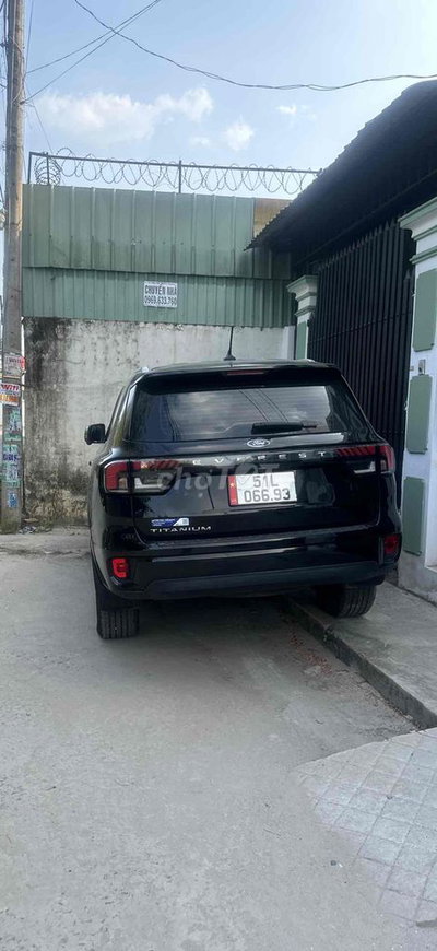 Ford Everest 2024 Titanium 2.0 AT 4x2 - 29000 km