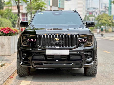 Ford Everest Platinum 4x4 sx 2025 siêu lướt