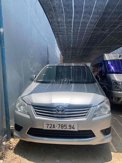 Toyota Innova 2012 Bạc
