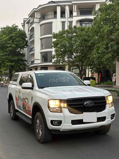 Ford Ranger XLS 2 cầu 2023 Trắng 35000 km