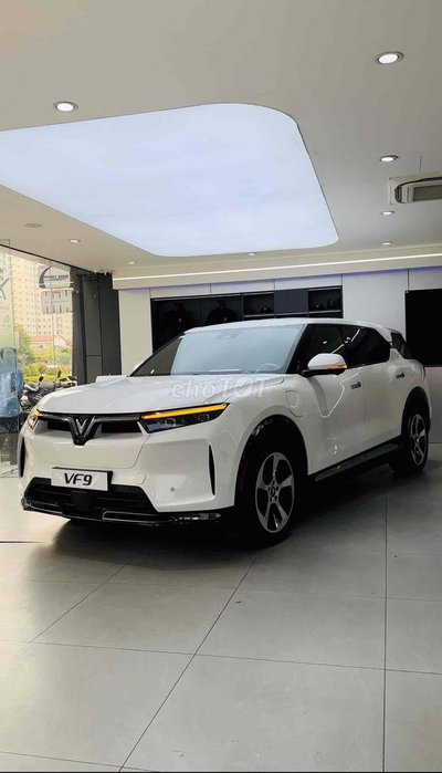 VinFast VF9 ECO 2026