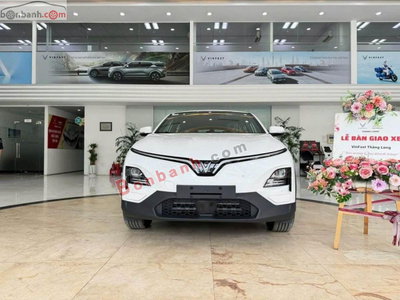 Xe VinFast VF6 Eco 2026