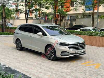 Xe Volkswagen Viloran Luxury 2024
