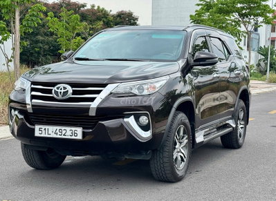 Toyota Fortuner 2.7V 2019 Nâu 50.000km còn rất mới
