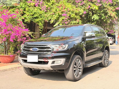 Xe Ford Everest Titanium 2.0L 4x2 AT 2019