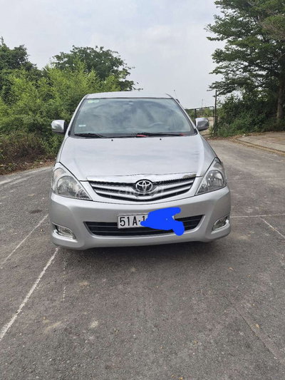 Toyota Innova Bạc 2011 G xinSố sàn