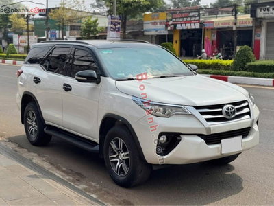 Xe Toyota Fortuner 2.4G 4x2 MT 2017