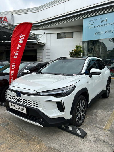 Toyota Corolla Cross 2025 bản HEV, xe lướt 9 hãng