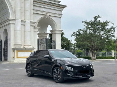 Vinfast VF7 Plus Bản 2 cầu 2024 - 13000 km