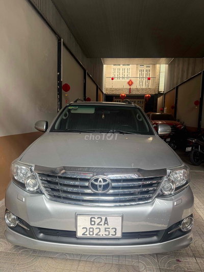 Toyota Fortuner 2015 Bạc