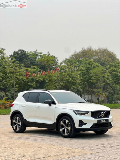 Xe Volvo XC40 Ultimate B5 AWD 2023