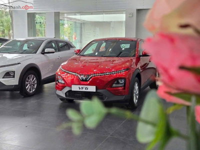 Xe VinFast VF6 Eco 2026