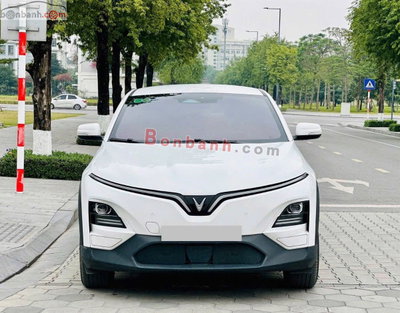 Xe VinFast VF6 Eco 2025