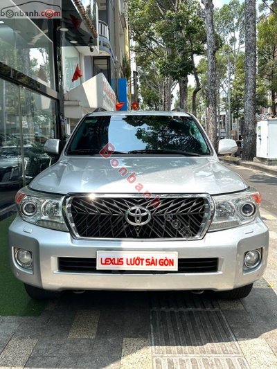 Xe Toyota Land Cruiser VX 4.6 V8 2014
