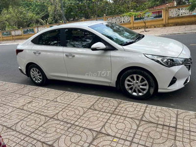 Hyundai Accent Trắng Số tự động