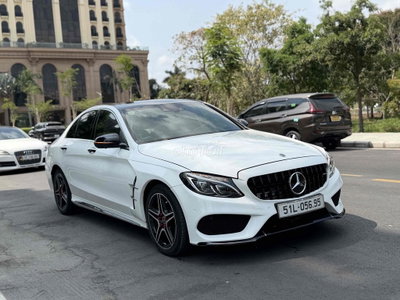 Mercedes-Benz C300 AMG Trắng