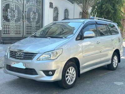 Toyota Innova 2013 2.0V Bạc