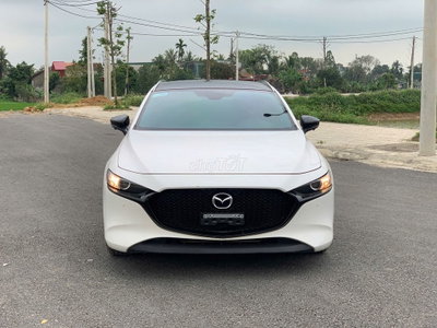 Mazda 3 Sport Luxury 2024 Trắng 19.000 km hatback