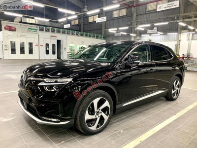 Xe VinFast VF8 Eco 2026
