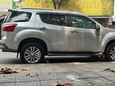Isuzu Bạc