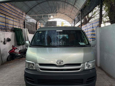 TOYOTA HIACE. ĐỜI 2010 MÁY DẦU 6 CHỔ