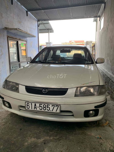 Mazda 323 Trắng