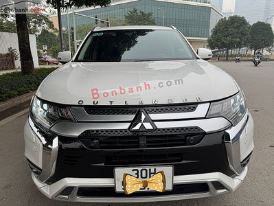 Xe Mitsubishi Outlander Premium 2.0 CVT 2022