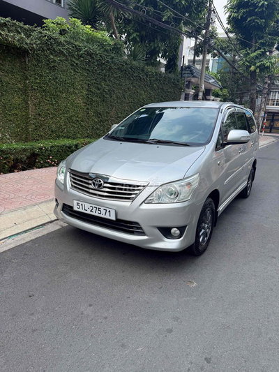 Toyota Innova 2012 G Bạc