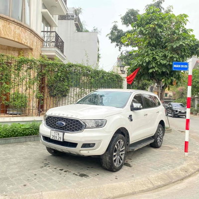 Ford Everest 2021 2.0 Turbo Trắng