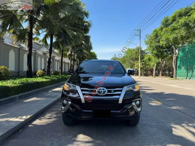 Xe Toyota Fortuner 2.4G 4x2 MT 2018