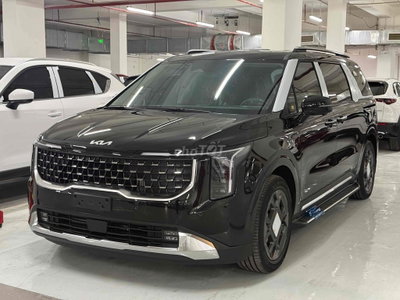 Kia Carnival 7 giảm giá cực sốc