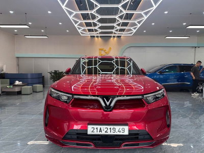 Xe ô tô điện VinFast VF9 Plus 2024 Đỏ