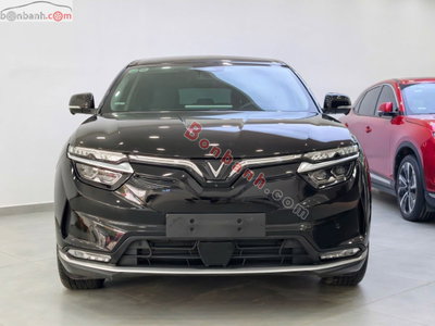 Xe VinFast VF8 Eco 2026