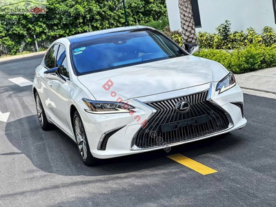 Xe Lexus ES 250 2020