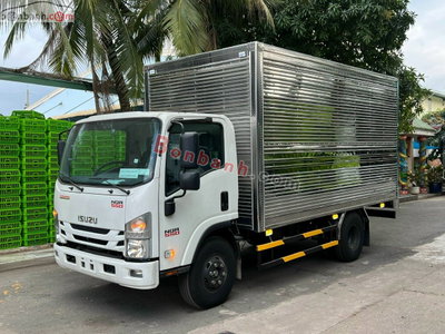 Xe Isuzu NQR 5.7 tấn thùng 4.4m 2026