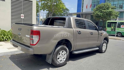 Ford Ranger XLS AT Trắng