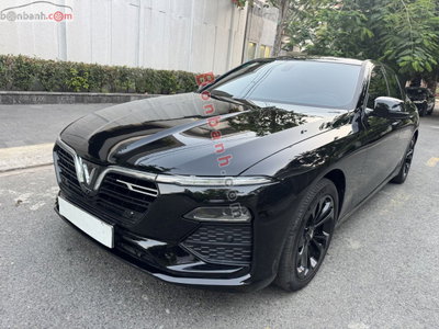 Xe VinFast Lux A 2.0 Base 2.0 AT 2021
