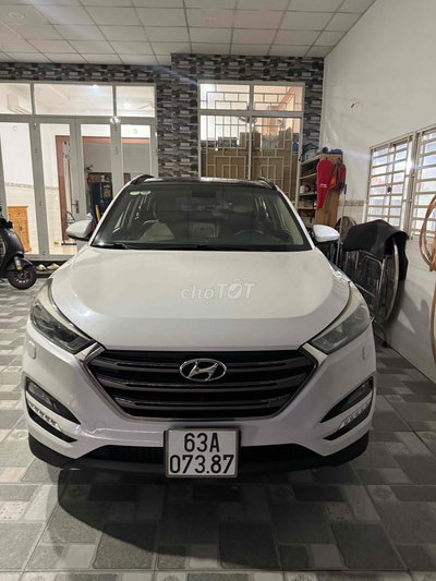 Hyundai Tucson 2017 2.0 bản cao cấp